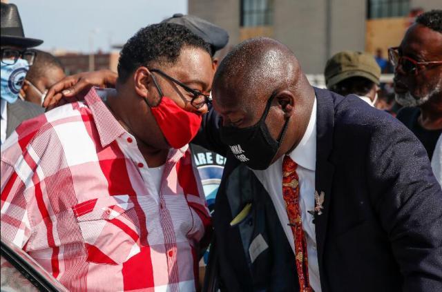 NBA球员海外旅行遭遇突发事件，披露经过(海外篮球运动员)