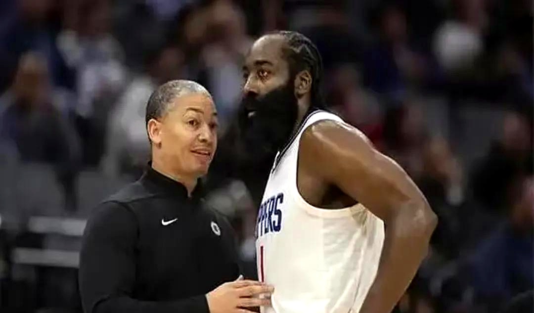 摩洛哥瓦赫达全力冲击冠军，关键球员备战状态受关注