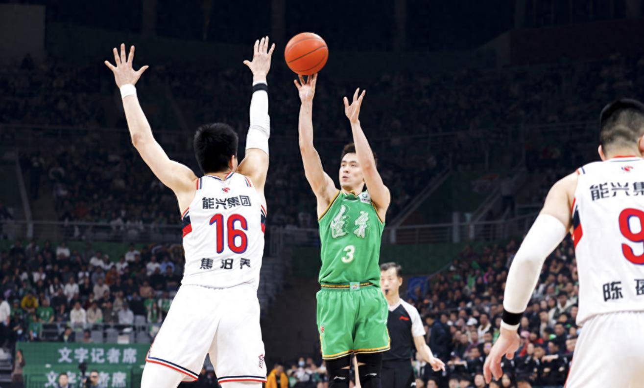 杏彩体育app-关于鹿岛鹿角防守体系调整，力求守住关键战局的信息