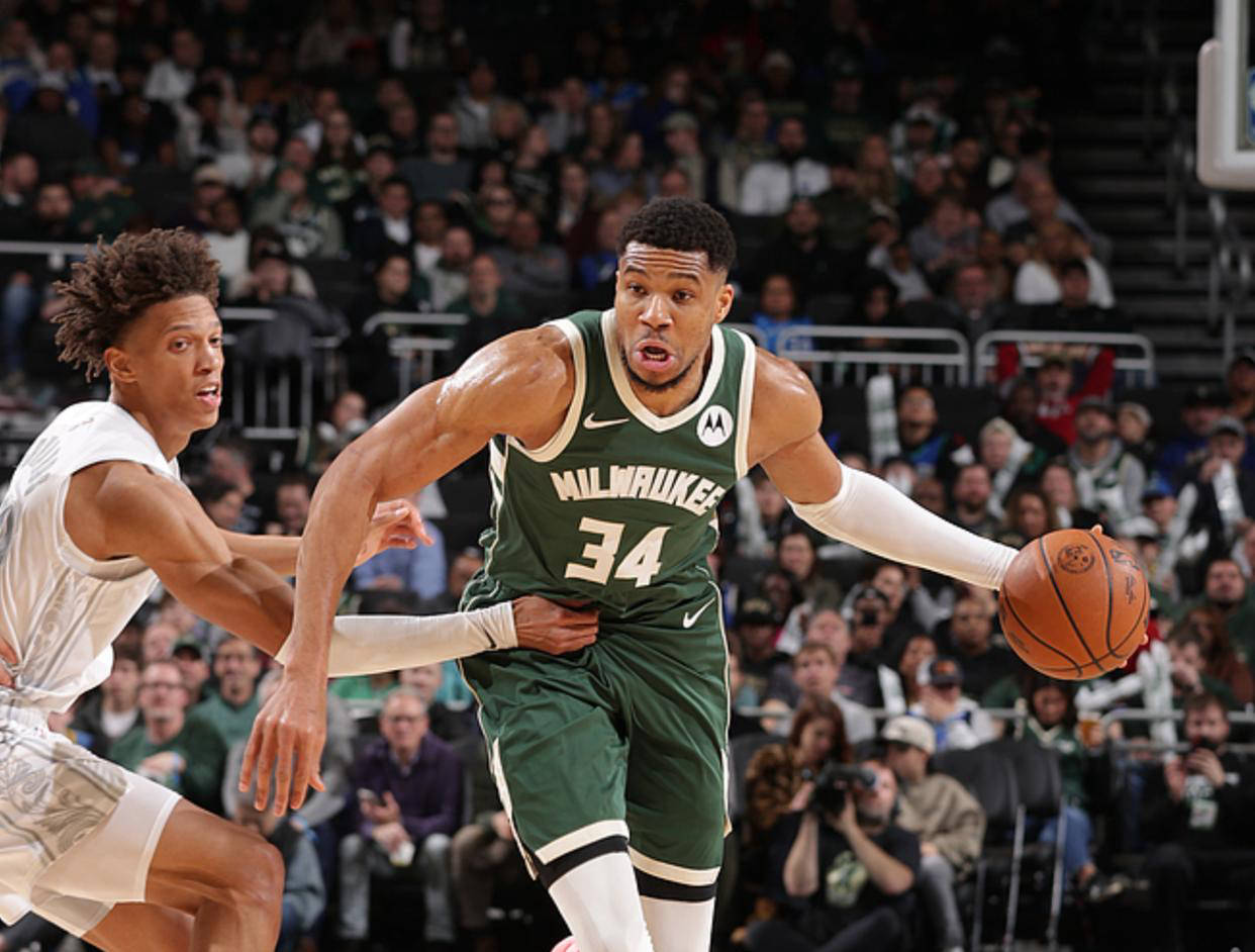 雄鹿大胜!字母哥篮下统治力让对手绝望的简单介绍 雄鹿大胜!字母哥篮下统治力让对手绝望的简单介绍