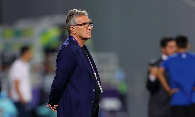 包含波鸿俱乐部管理层动荡，教练团队或将重组的词条