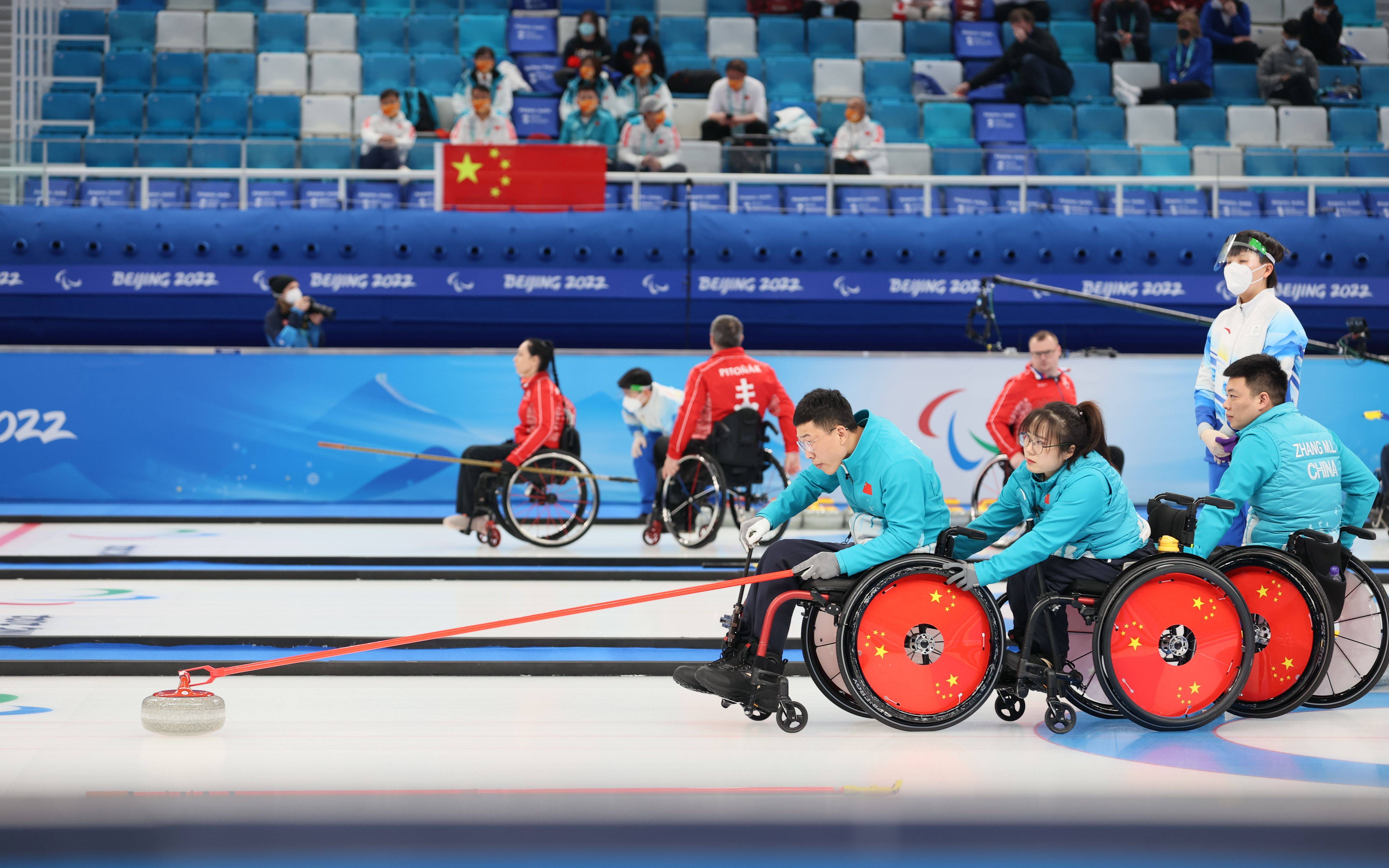 加拿大队成功实现逆转击败对手