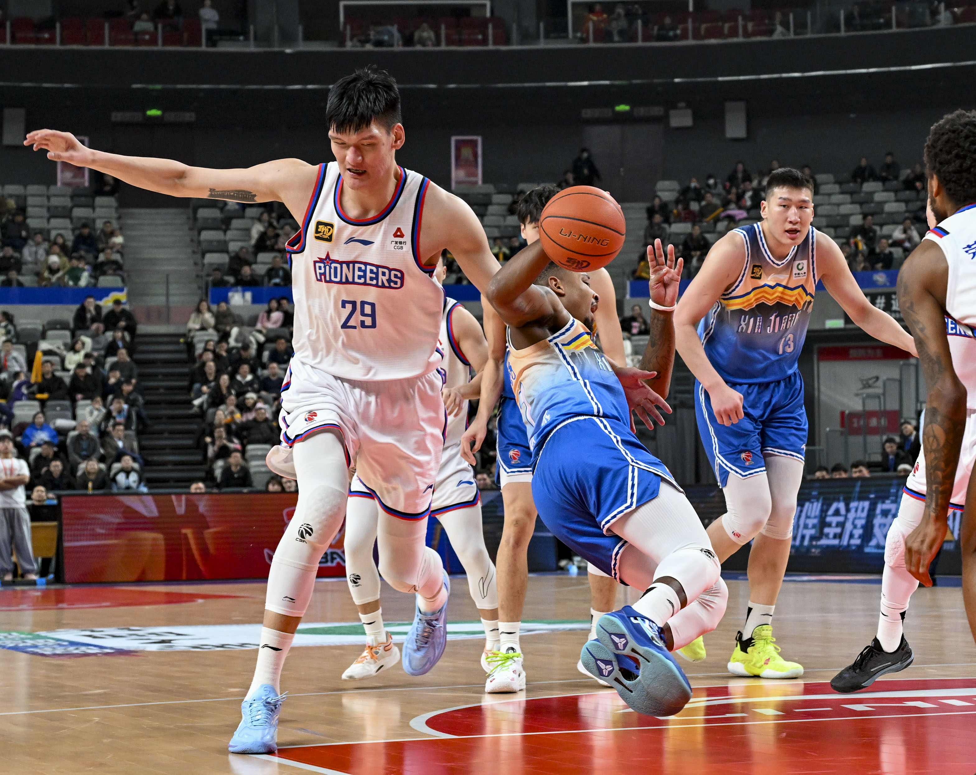 杏彩体育网站-球员聚焦技术训练，备战新一季比赛的简单介绍