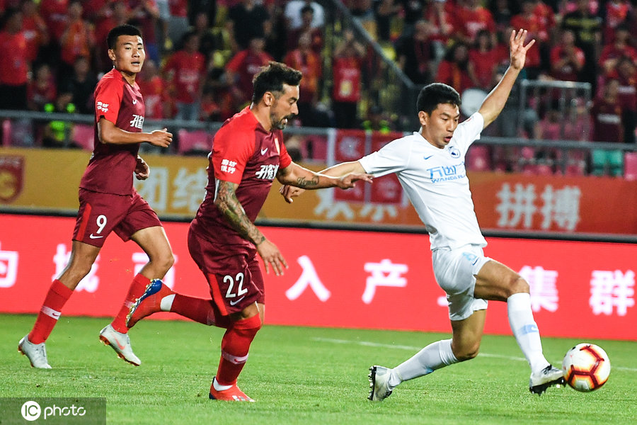 河北华夏幸福主场完胜河南嵩申