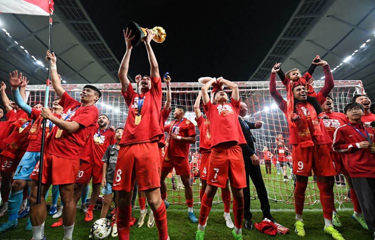 杏彩体育官方登录入口-球队在比赛中取得胜利，实力出众