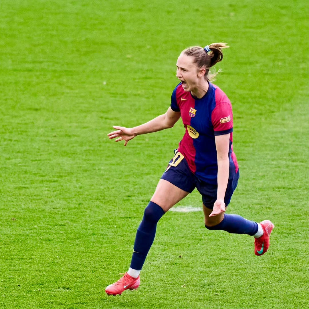 杏彩体育app下载-巴拿马女足表现出色，取得胜利