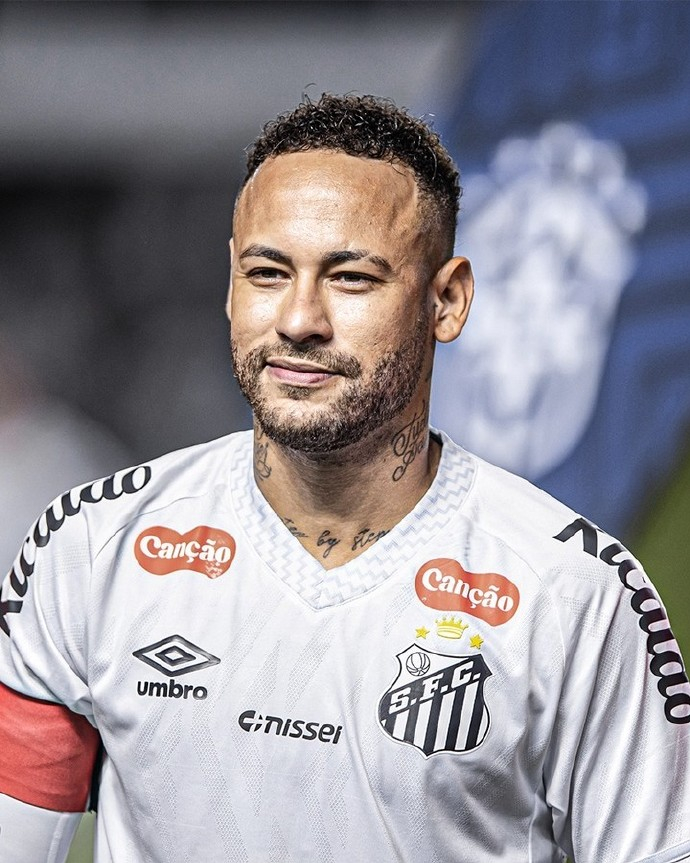 巴西巨星内马尔传因叛逃，荣膺欧洲区足球新王