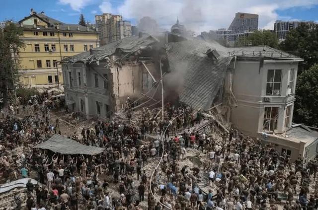 杏彩体育在线-阿尔梅里亚逼平比利亚雷亚尔，瓦伦西亚惨败的简单介绍