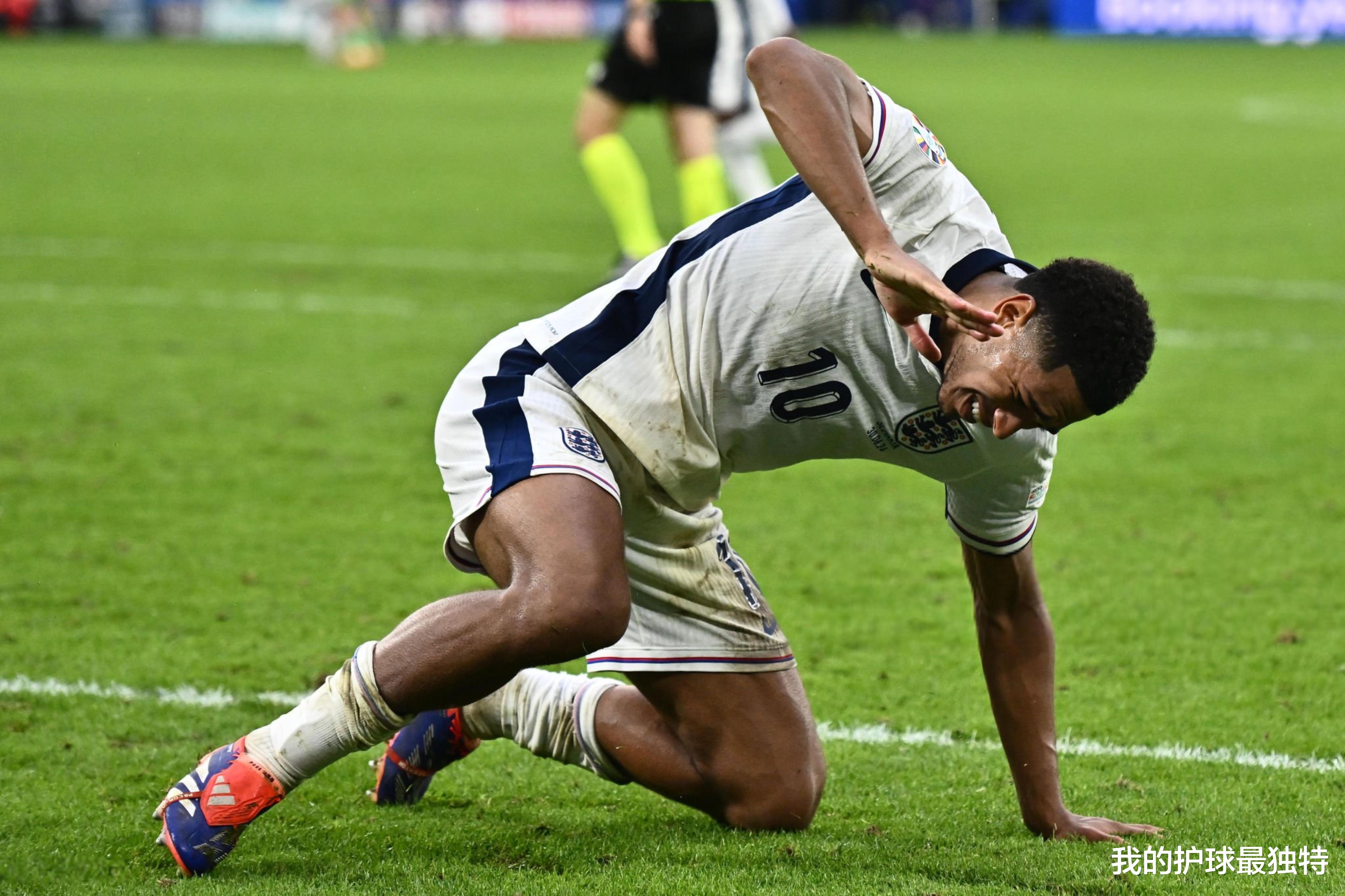 包含抢眼全场一支出色球队在比赛中大放异彩的词条