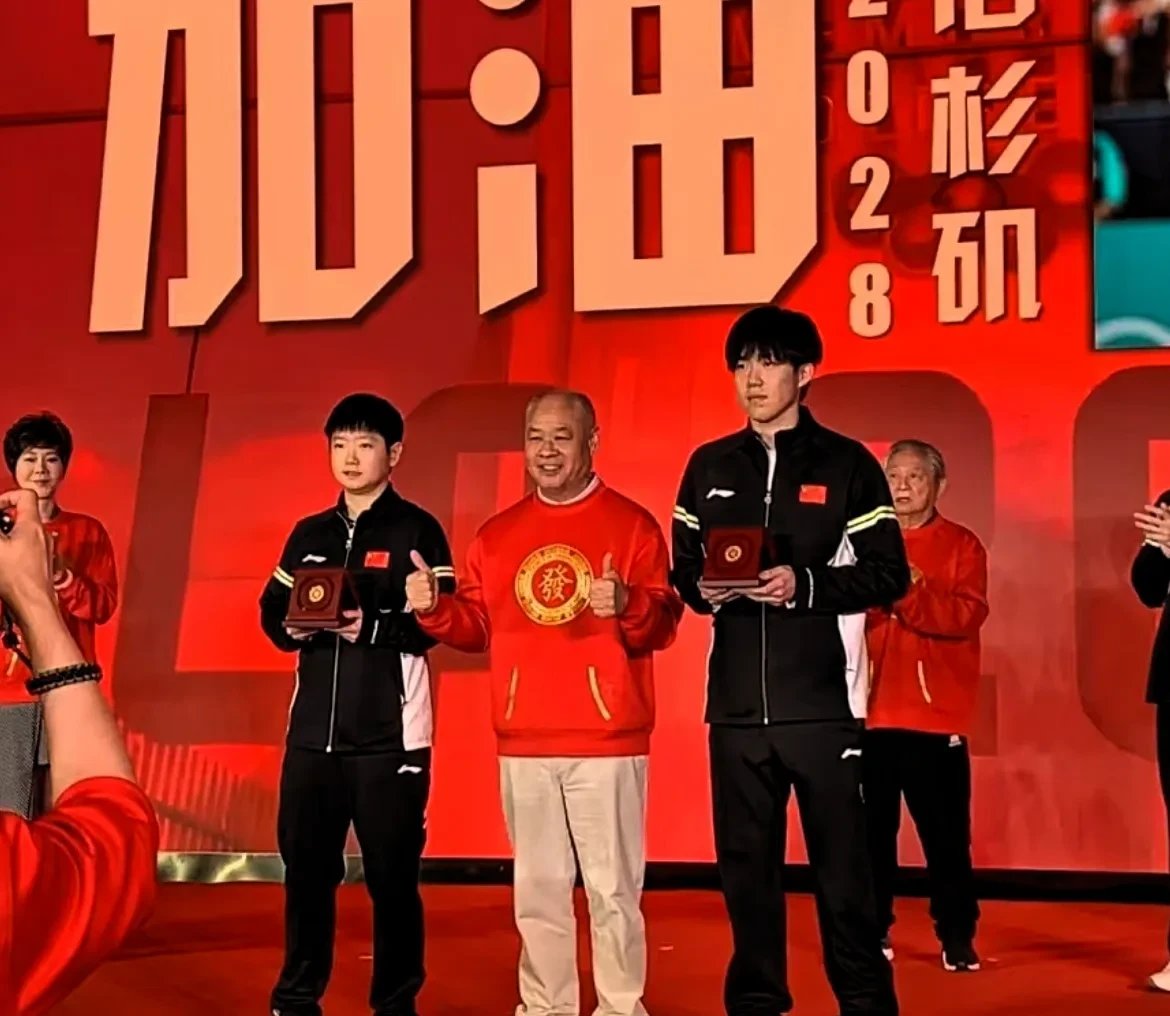 包含逆转胜利,球队展现出色团队合作精神的词条 包含逆转胜利,球队展现出色团队合作精神的词条